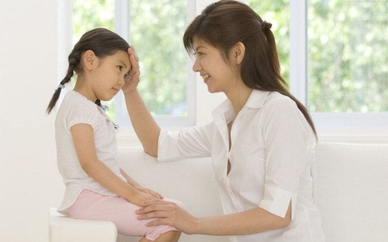 dấu hiệu côn trùng chui vào tai