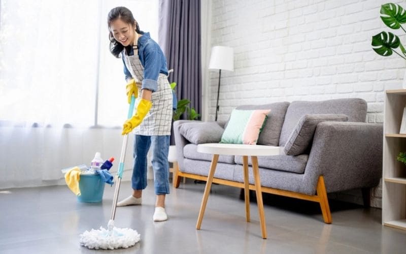 dấu hiệu côn trùng chui vào tai